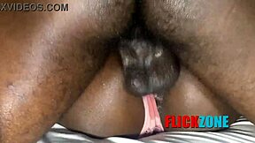 Má sousedka se zamkne venku v hotelu