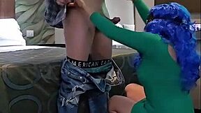 Mijn tante Pam wordt geneukt voor haar man, zo heet! Ik bedoel, geweldig.