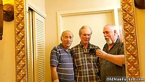 Szőke orosz tini 18+ ad szopást és amatőr anális dukkénak