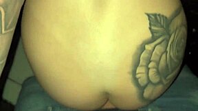 Moj fant me je peljal sesat neznanca pri gloryhole