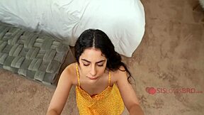 Mostohahúg kínzása vibrátorral fehérneműben szőrös punci lovaglás közben