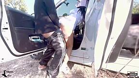 Perawat Thailand Nyetir untuk Entot Orang Asing, Kayak, Umm, di Mobil?