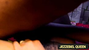 Dia kata, naiki kote hitam besar itu, anak tiri, buat aku pancut keras!