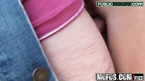 سوزي فوكس، هواة هنغارية، باعت كسها في أكشن بيك أب عام.