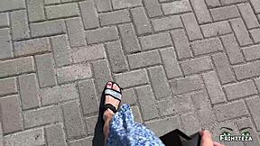 Styvmamma, ge mig djuphalssugning i bilen tills jag kommer! 😜