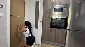 ฉันทำความสะอาดห้องครัวและเจอควยในรูสวาท 😲