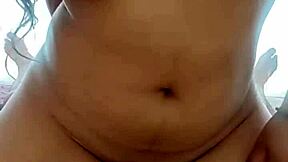 Latina cowgirl jazda tvrdo v holom sexe. Bosá mexická baba si užíva divoký blowjob.