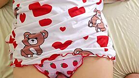 Hej, prečo mi kokot skĺzol do tvojej mokrej piče, nevlastná sestra?