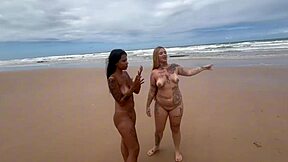 Jeg elsker å se mine latina venninner 18+ knulle på stranden for natur