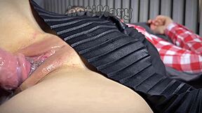 סטפדד מזיין את הכוס המגולחת שלי מקרוב עם זריקה ענקית