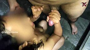 Objevím sestru svý přítelkyně holit živě, zhorňuje se a cucá mý sperma