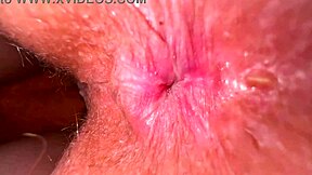 мила девственица в тесни потник за заварени братя да ближат! 😜