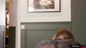 أغري عميلي يانيك يدفع زبه السمين في طيزي في جلسة محامية حارة 4k