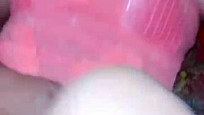 Vizinho aproveitou a chance para me foder enquanto o marido dormia