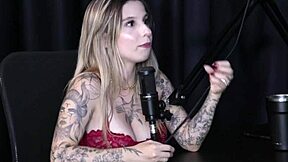 Obseden sem s tem ženskim triosem, večkratnimi orgazmi in načrti za igranje z nogami!