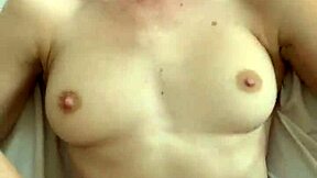 UCLA freshman knuller seg inn på cheerleadinglaget med stor kuk