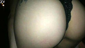 Wow! Ssanie grubego kutasa na ulicy w nocy - Red