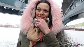 كشاف ألماني ينيك مراهقة 18+ من شارع برلين مباشرة