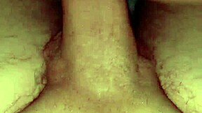 Micuța 18+ iubită îl călărește pe iubit