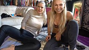 Две голландские девчонки в моем чате, хочешь увидеть, как мы шалим?