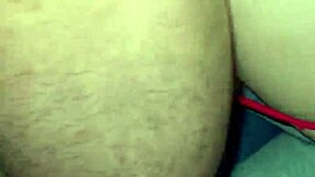 Какъв голям задник има доведената ми сестра! Зависима от анал без да знае гаджето й