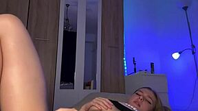 틴 18+ 버진 보지 웹캠에서 손가락질