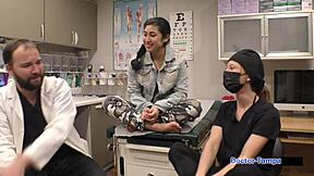 DR TAMPA - HET AFSTANDSVERHOORCENTRUM - JASMINE ROSE MET KLEINE 18+ LATINA TATTOO GESCHEERDE KUT SLAG ZIEKENHUISHANDSCHOENEN