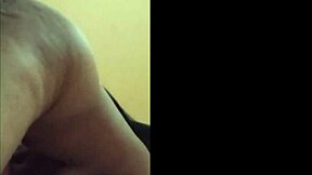 Babe Indonesia di seragam naik kontol besar gaya cowgirl dengan pacar kecil di roleplay kuliah