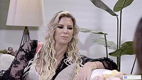 To je tvoj rojstni dan, zato ti dam popolno darilo medsebojnega masturbiranja in cunilingusa.