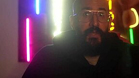 Kuuma ebony-nainen saa naaman naimisen ja ratsastaa lankoaan hirviökyrvällä