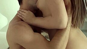 Bekijk J Floozy in zuig sessie met blowjob en doggystyle