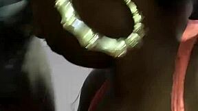 이 에보니 밀프 슬로피 블로우잡 보고 싶어?