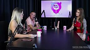 Kompilace Tati Weg v Bora Cast s Bruna Carlos v červeném průsvitném