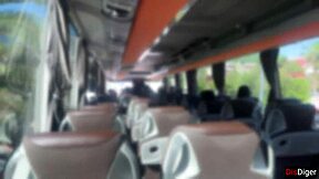 Pomožem temu norcu priti na javnem avtobusu