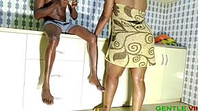 बस मुझे झुका दो और अपना लंड मेरी चूत में डालो