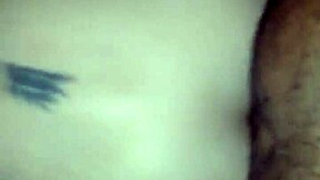 아빠의 작은 슬럿이 거대한 자지에 개새끼 스타일로 엉덩이 박히다 밀프 여친 구부리다