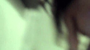 Seksi tinejdžerka 18+ webcam devojka pleše gola u kupatilu pre skidanja