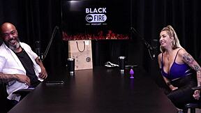 Holky chtějí být děvky, protože si myslí, že je to krásné, žádná povinnost sát pro tvrdý pták