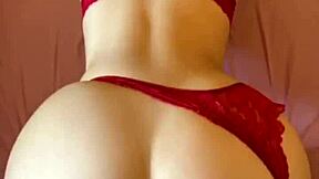 क्या तुम्हें लगता है मेरी गांड रेड पहनकर बड़ी लग रही है, ये तो विशाल है