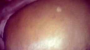 मैं उस फैट ऐस को शेक करते हुए पाउंड करने में इतना एडिक्टेड हूं, हर थ्रस्ट पर उसे मोन करवाता हूं