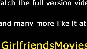 Navijačice se poglobijo v lezbični užitek s prstovanjem, masturbacijo in škaričenjem