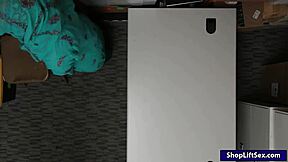 Arab 18+ tyv, hvad laver lp-officeren med dig?