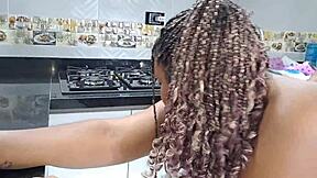 อาบน้ำร้อนกับน้องสาวต่างมารดาสวย