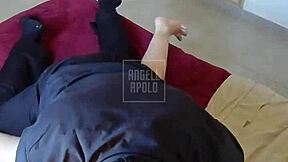 Ljubim jebanje s podrejeno ženo, njene modre oči in majhen pas me norijo.