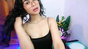 Ona je poredna, igra se z mokrimi prsti