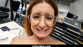 Gadis 18+ ditangkap curi kostum hantu dari kedai, hadapi kongkek sebagai hukuman