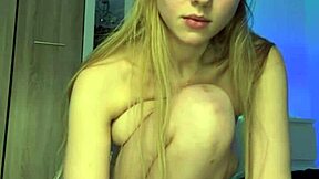 Şu anda büyük dildo ile o pembe mükemmel amcığı parmaklıyor musun?