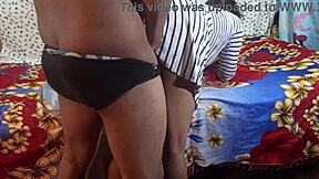 Isoäijäinen ex-tyttöystävä doggyna isoilla tisseillä seksikkäässä mekossa panottu poikaystävällä