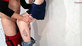 Sora vitregă se lasă futută tare când părinții sunt plecați.