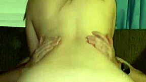 Kako se počuti ženina sočna rit, ko jo jebem grobo?